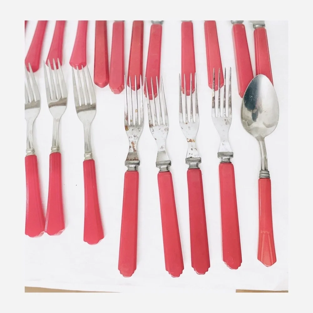 Peerless Stainless Steel Lot of 25 Dinner Knives, Forks, Soup Spoon Red Handle
